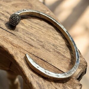 Giles & Brother Skinny Spike Cuff